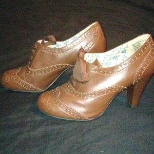 Brown Leather Heels 🤎